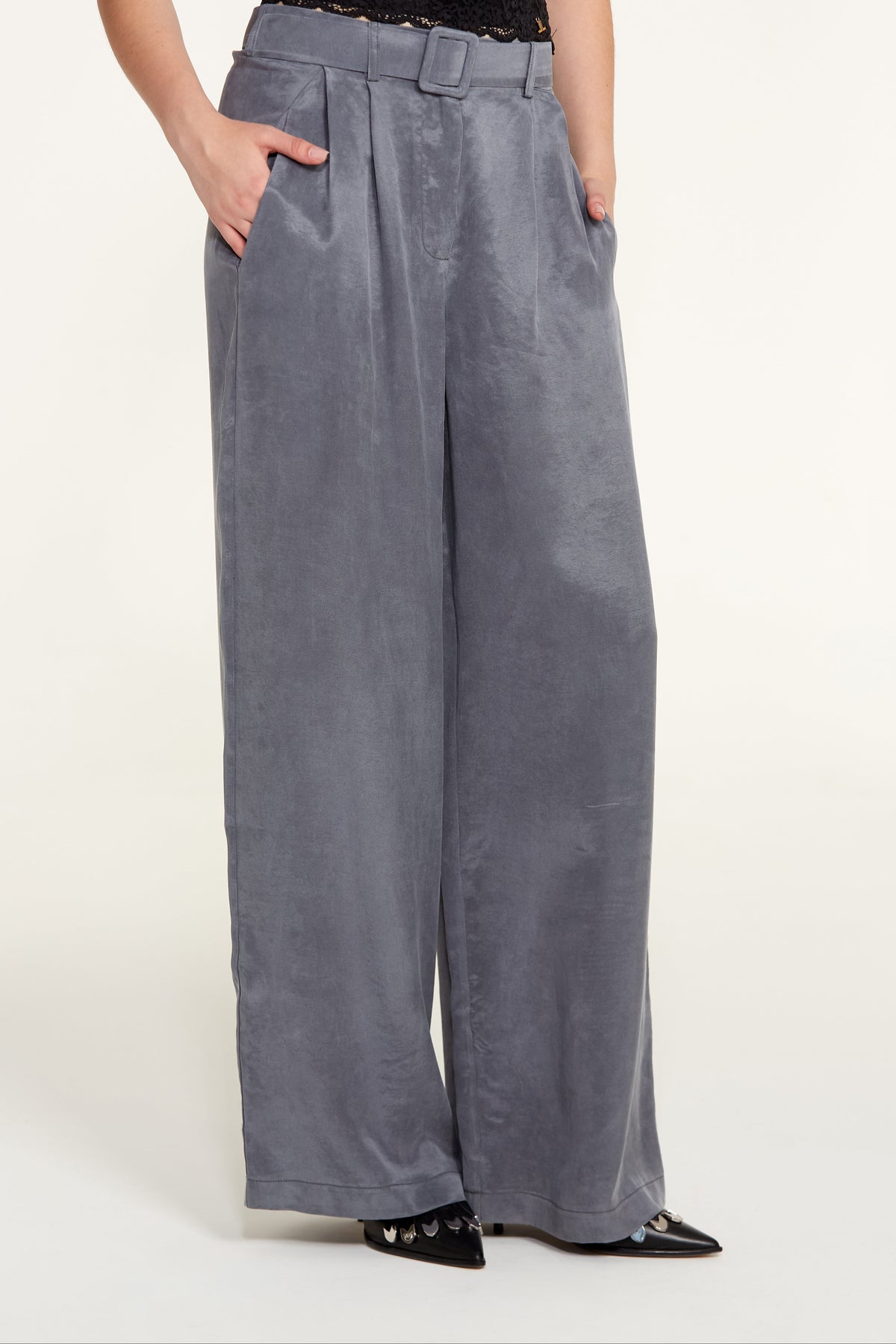 GRİ