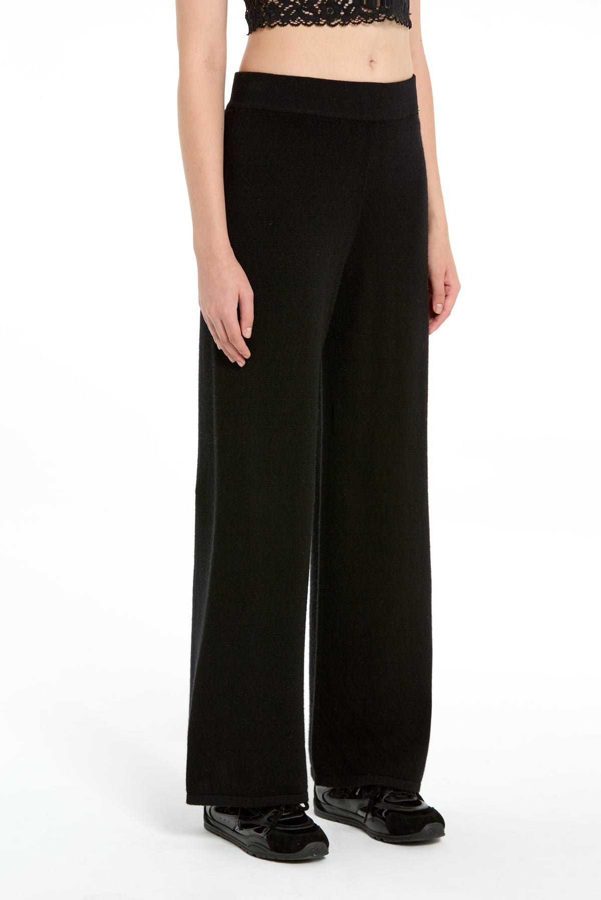 SİYAH